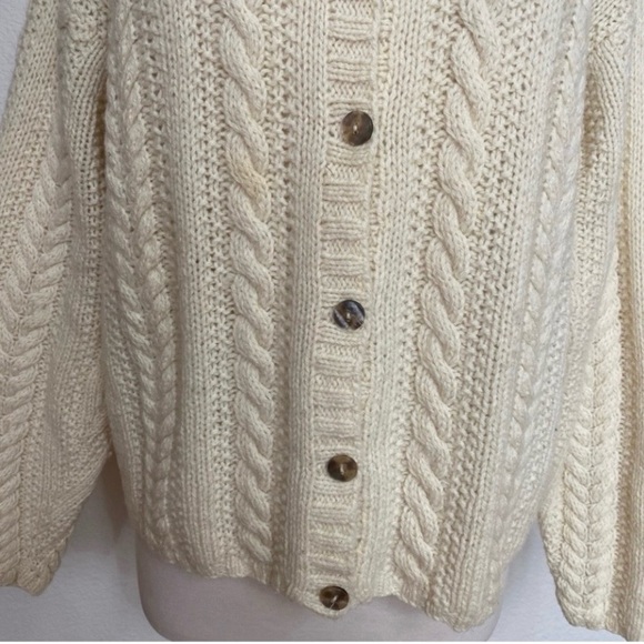 Vintage Women's Cream Thick Cable Knit Button Chunky Cardigan Size Large Classic - Picture 6 of 14